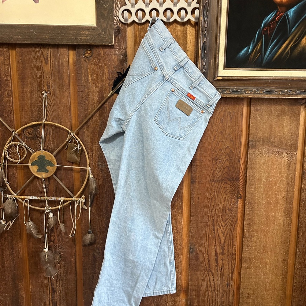 Women’s Wrangler Light Blue Denim Cowboy Cut Y2K 28x32